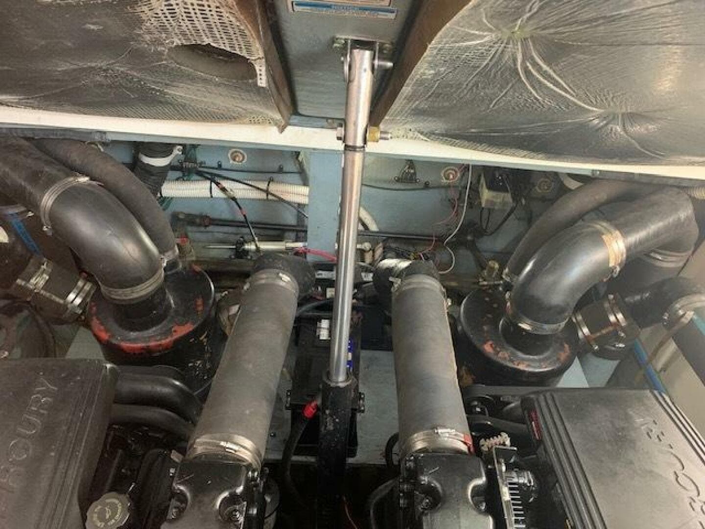 2001 Sea Ray 340 Sundancer — photo 40