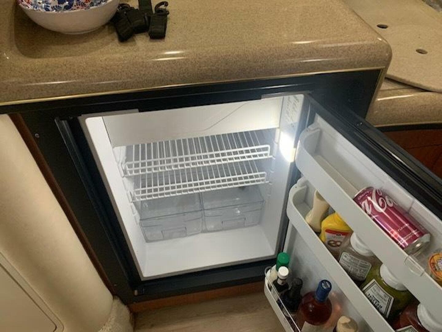 2001 Sea Ray 340 Sundancer — photo 31