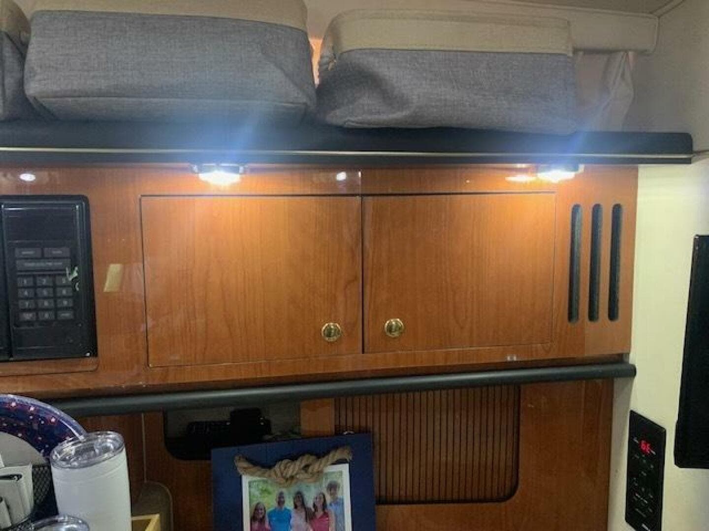 2001 Sea Ray 340 Sundancer — photo 28