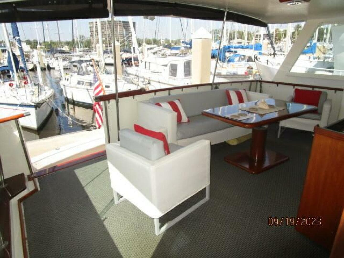 1986 Hatteras 63 Cpmy — photo 30