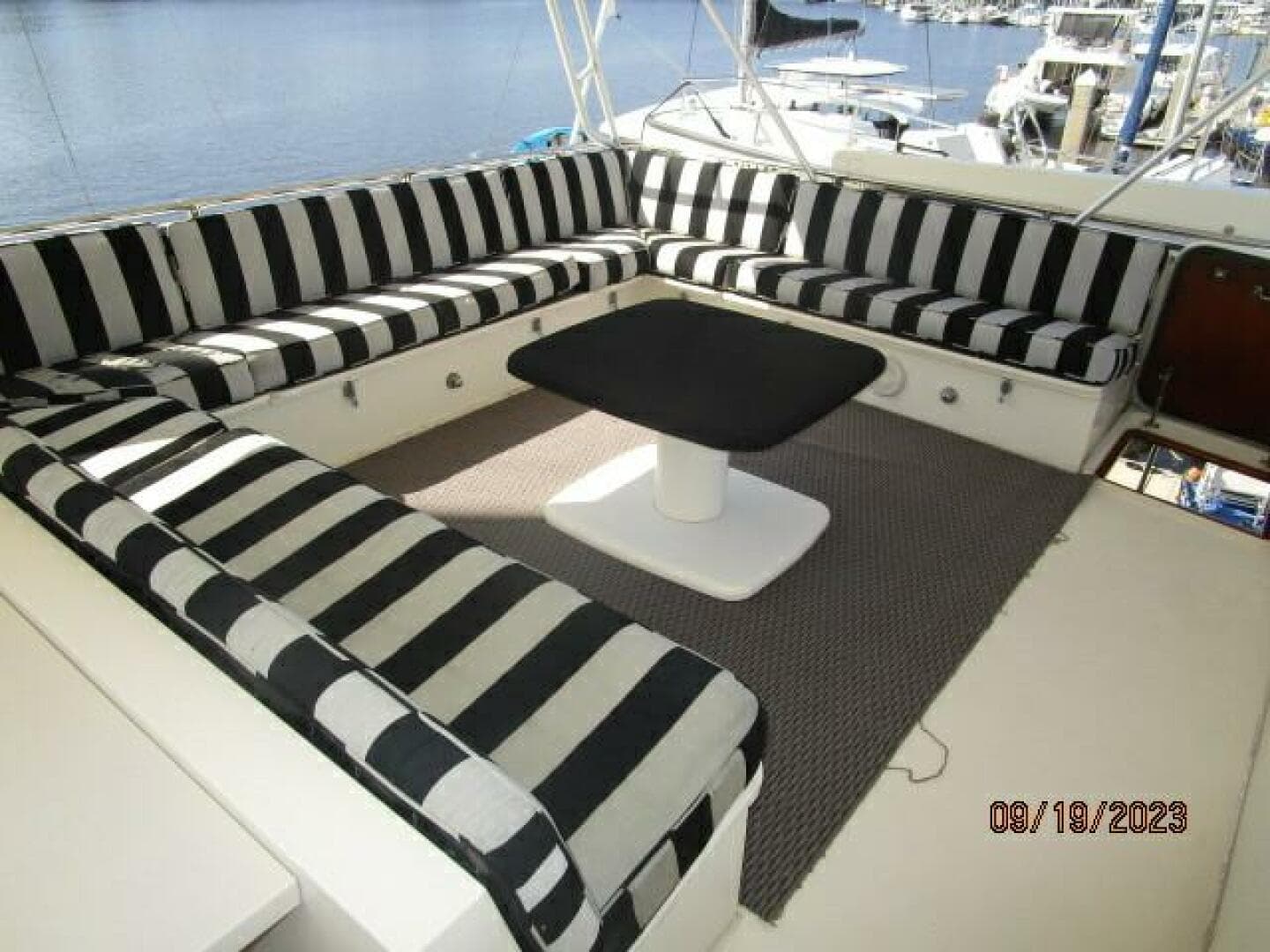 1986 Hatteras 63 Cpmy — photo 20