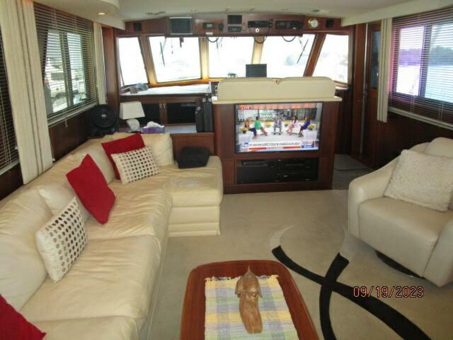1986 Hatteras 63 Cpmy — photo 37