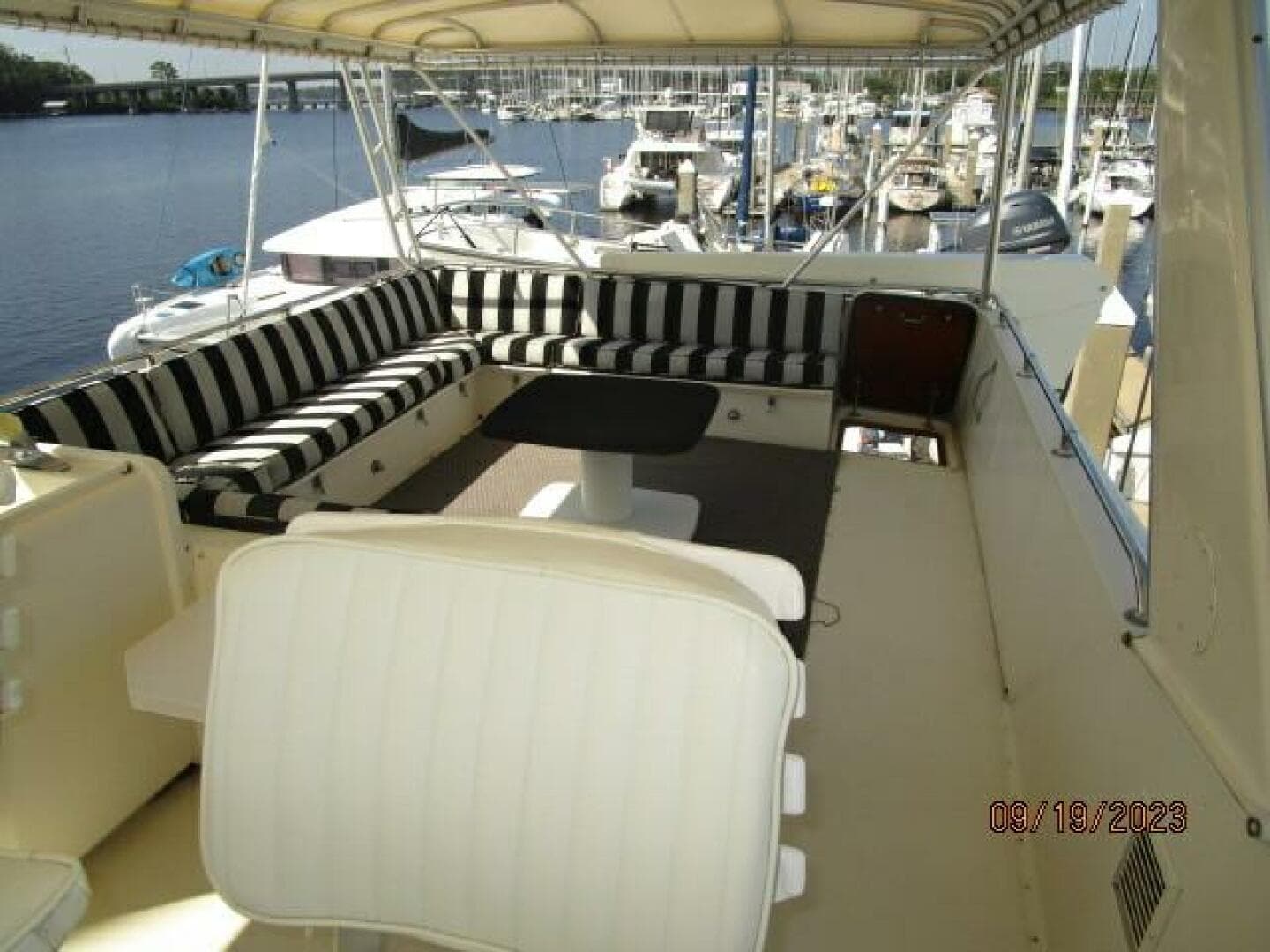 1986 Hatteras 63 Cpmy — photo 14