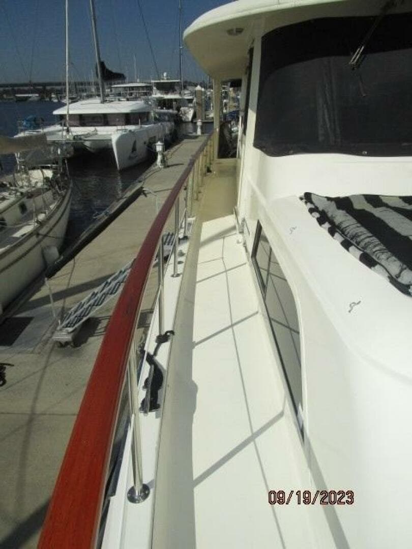 1986 Hatteras 63 Cpmy — photo 11