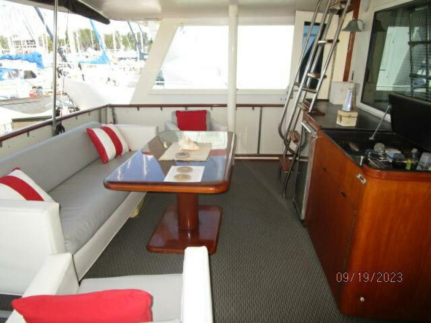 1986 Hatteras 63 Cpmy — photo 32