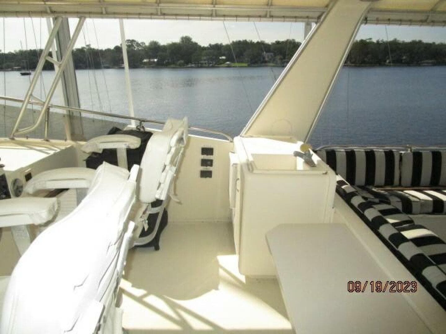 1986 Hatteras 63 Cpmy — photo 16