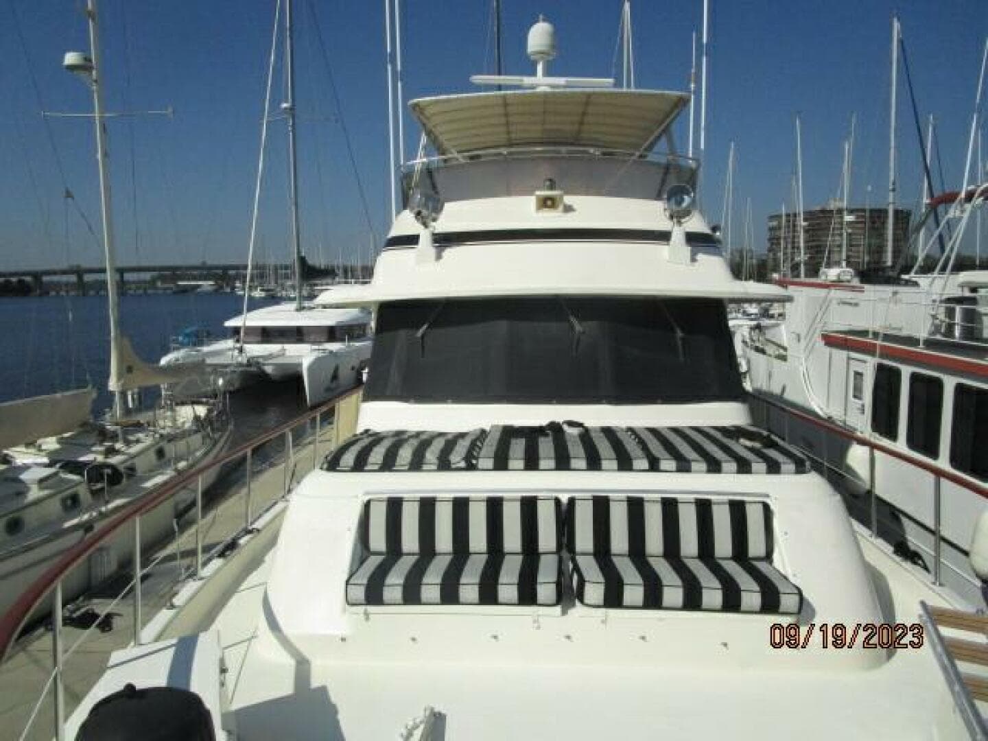 1986 Hatteras 63 Cpmy — photo 6