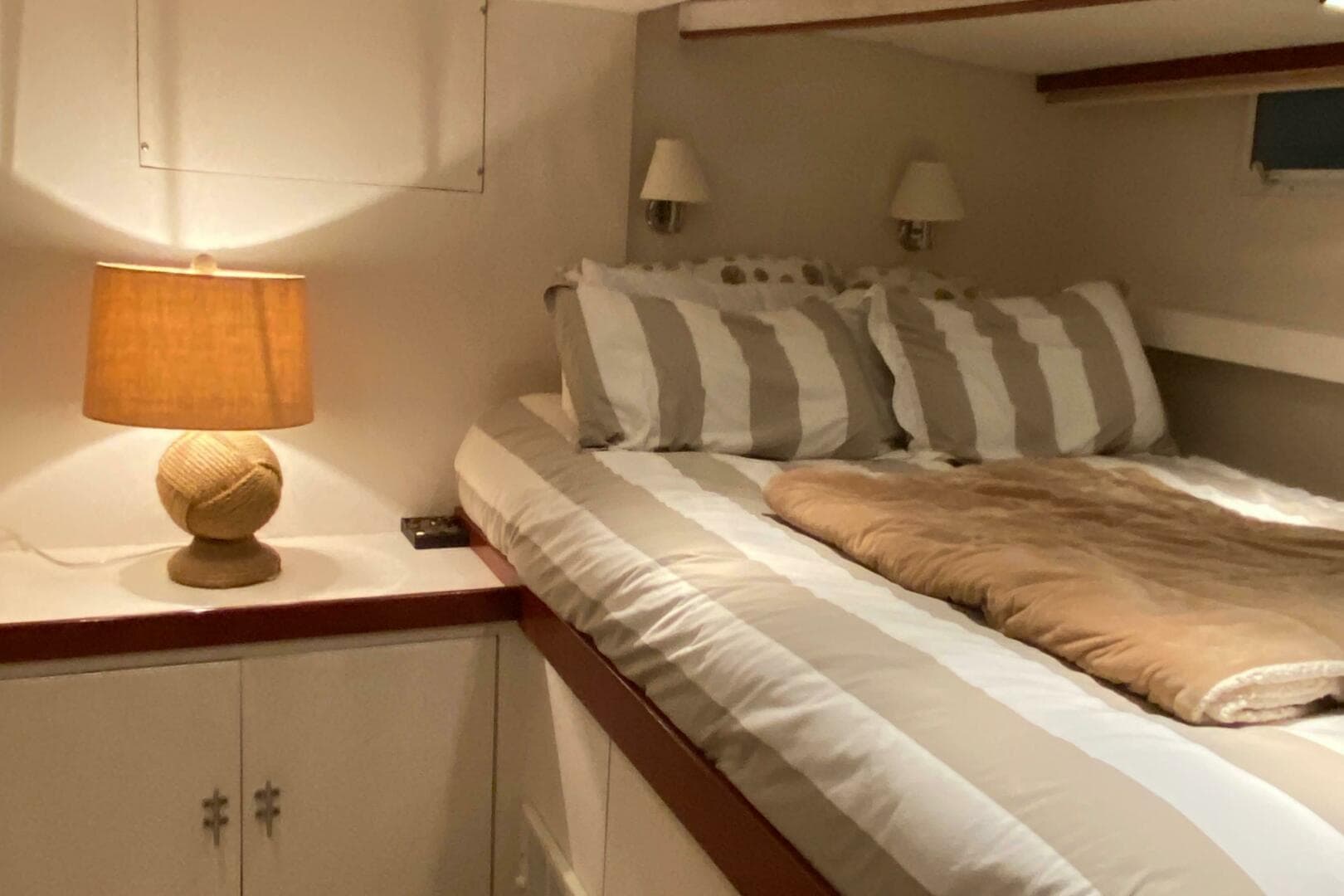 1973 Chris-Craft 47 Commander Flush Deck — photo 87