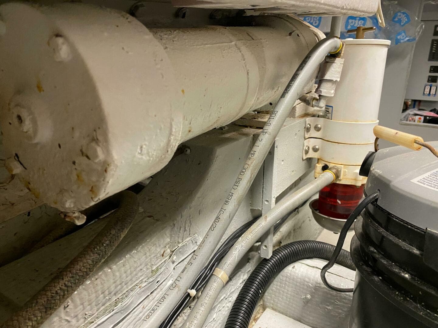 1973 Chris-Craft 47 Commander Flush Deck — photo 40