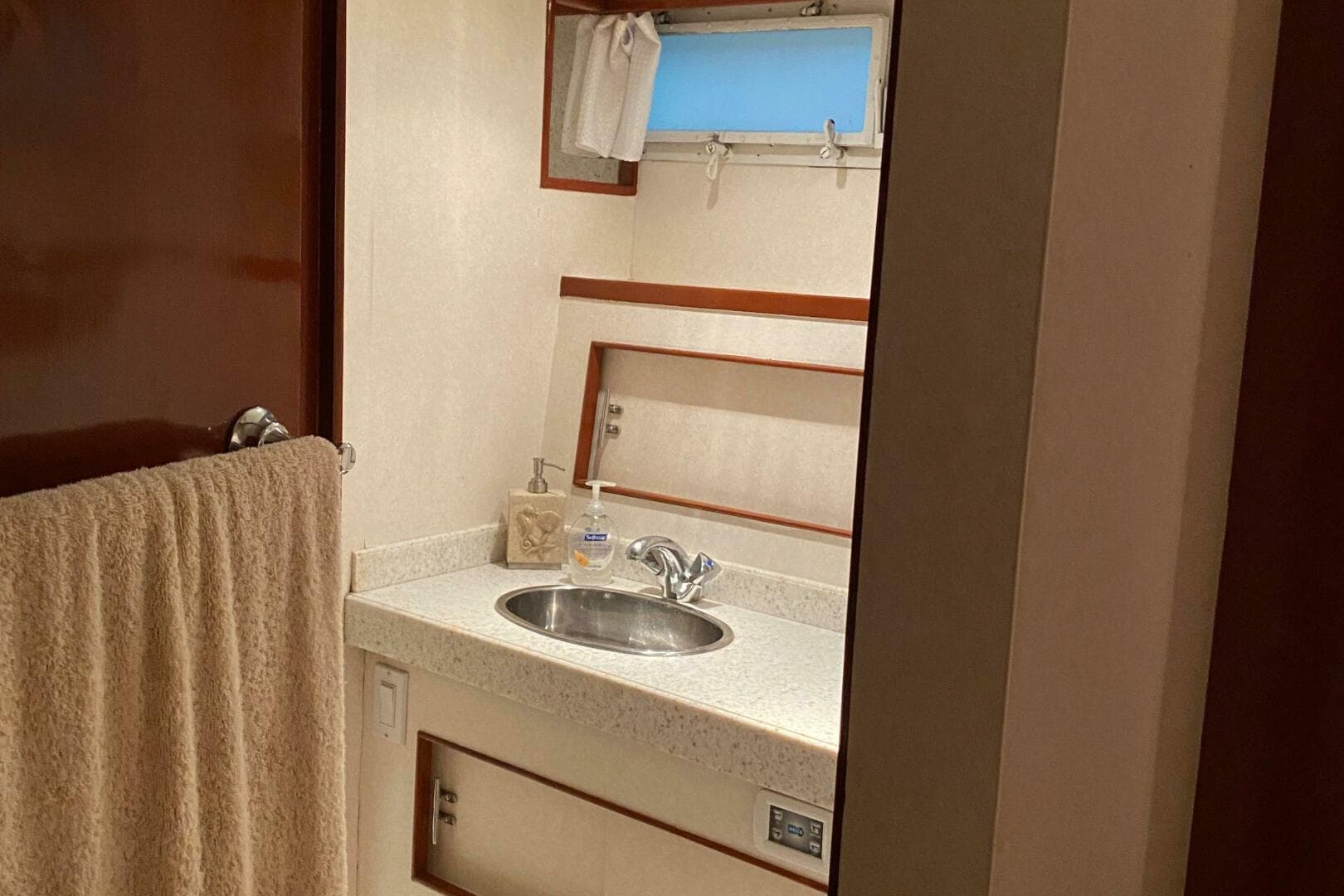 1973 Chris-Craft 47 Commander Flush Deck — photo 83