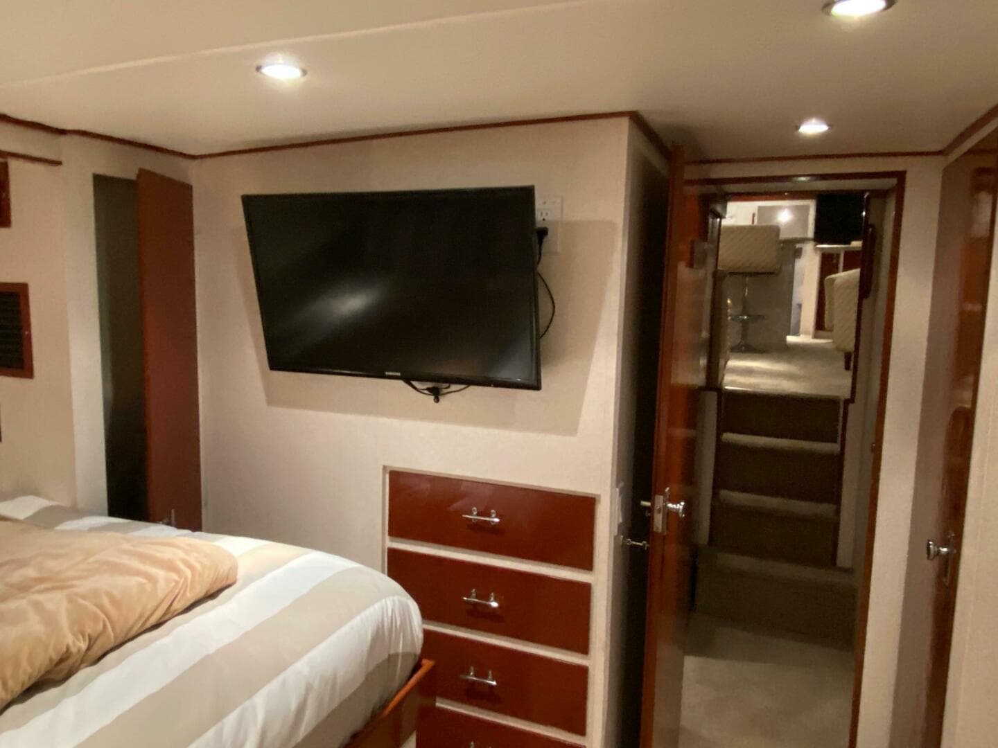 1973 Chris-Craft 47 Commander Flush Deck — photo 19