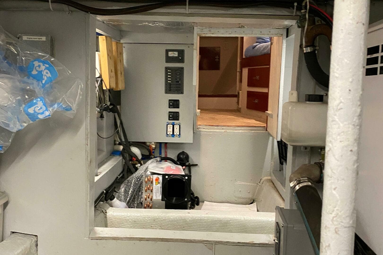 1973 Chris-Craft 47 Commander Flush Deck — photo 116