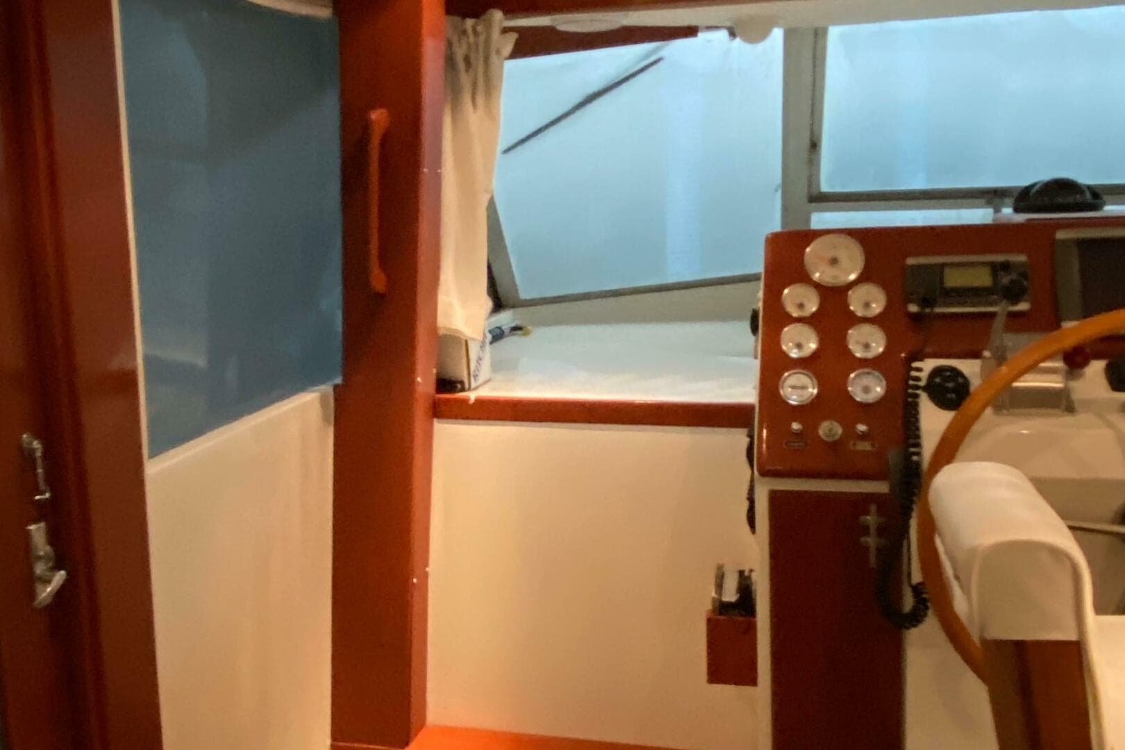 1973 Chris-Craft 47 Commander Flush Deck — photo 90