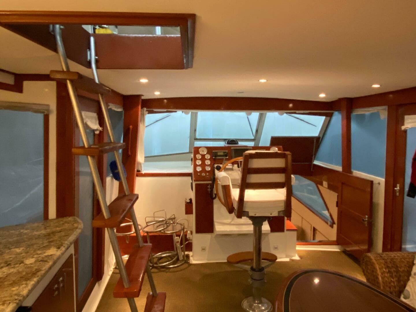 1973 Chris-Craft 47 Commander Flush Deck — photo 23