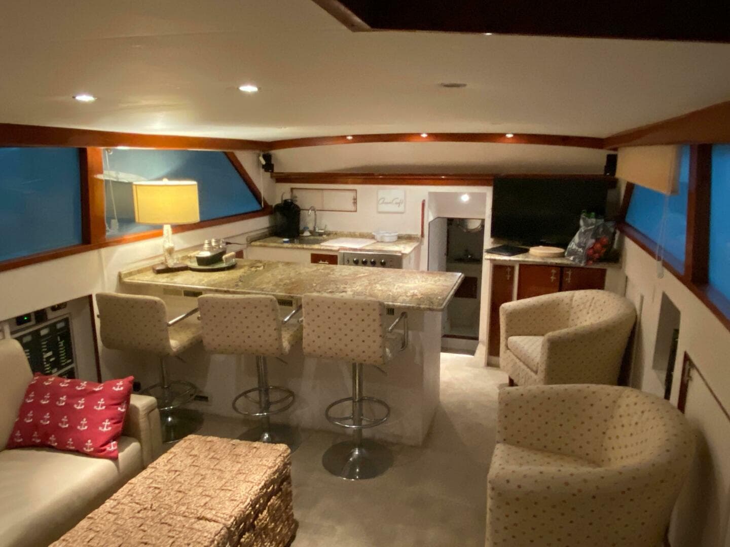 1973 Chris-Craft 47 Commander Flush Deck — photo 2