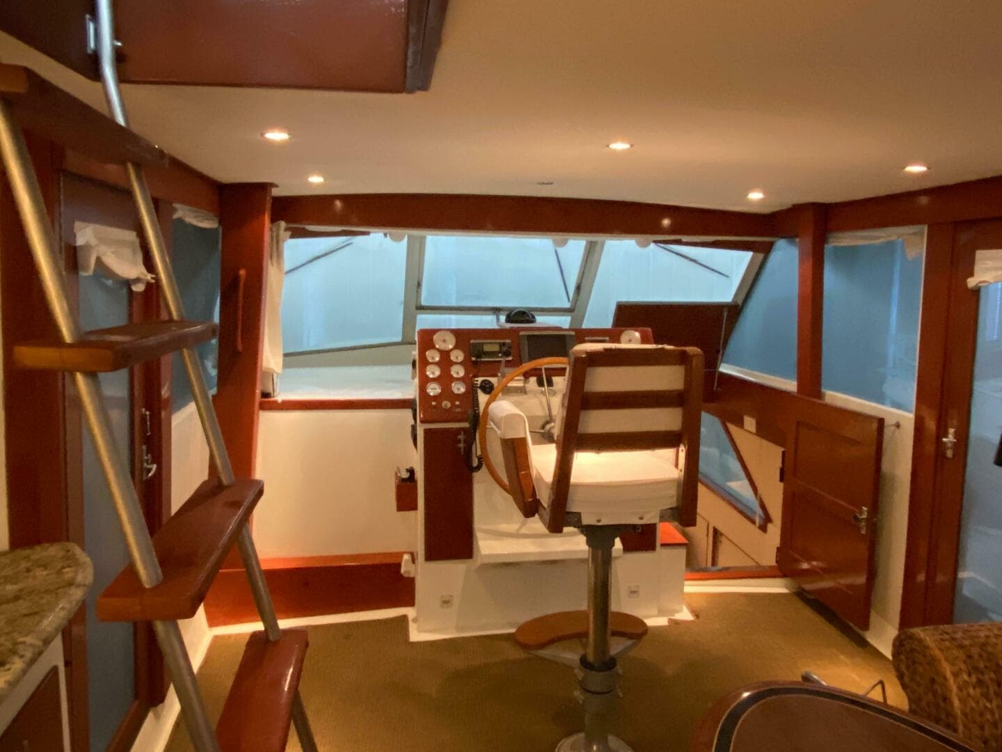 1973 Chris-Craft 47 Commander Flush Deck — photo 26