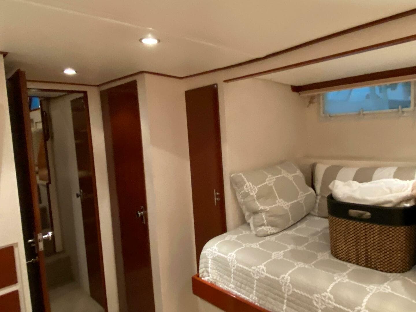 1973 Chris-Craft 47 Commander Flush Deck — photo 21