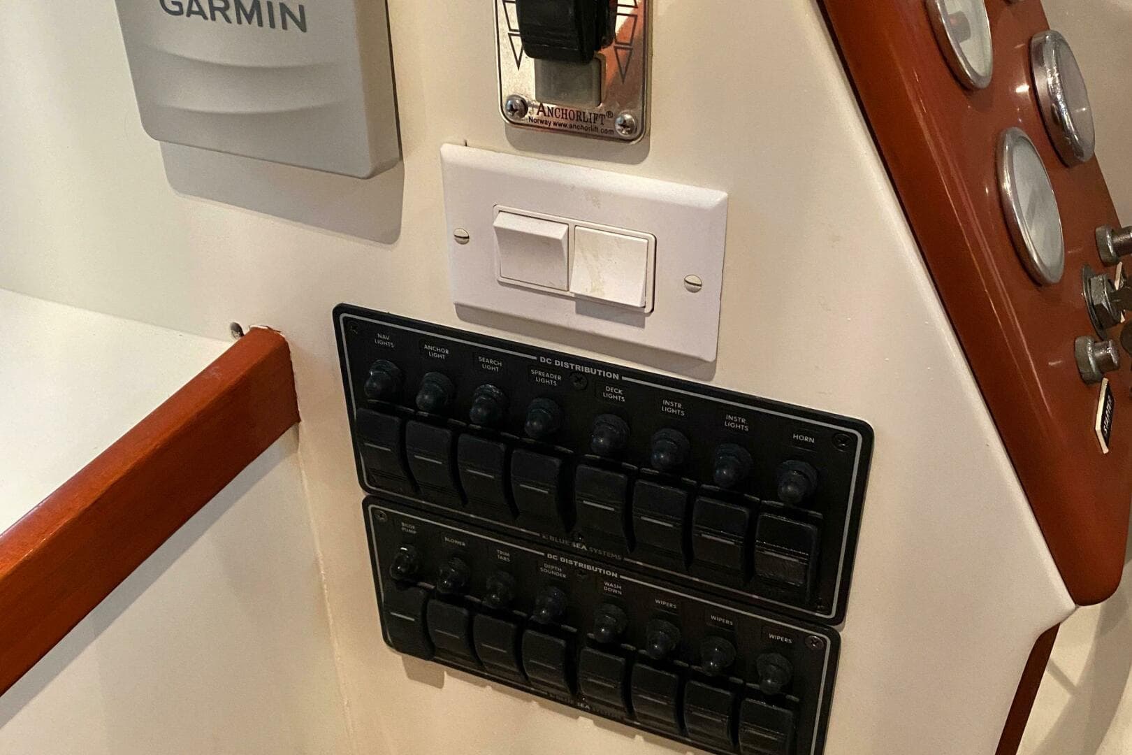 1973 Chris-Craft 47 Commander Flush Deck — photo 99