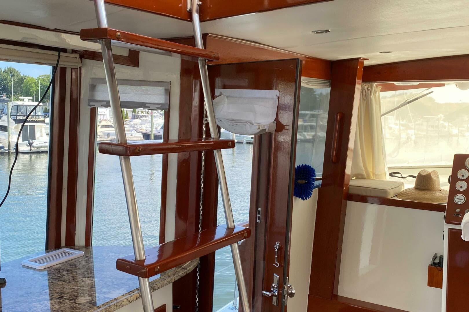 1973 Chris-Craft 47 Commander Flush Deck — photo 202