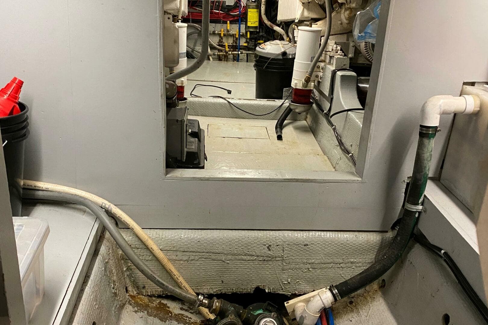 1973 Chris-Craft 47 Commander Flush Deck — photo 108