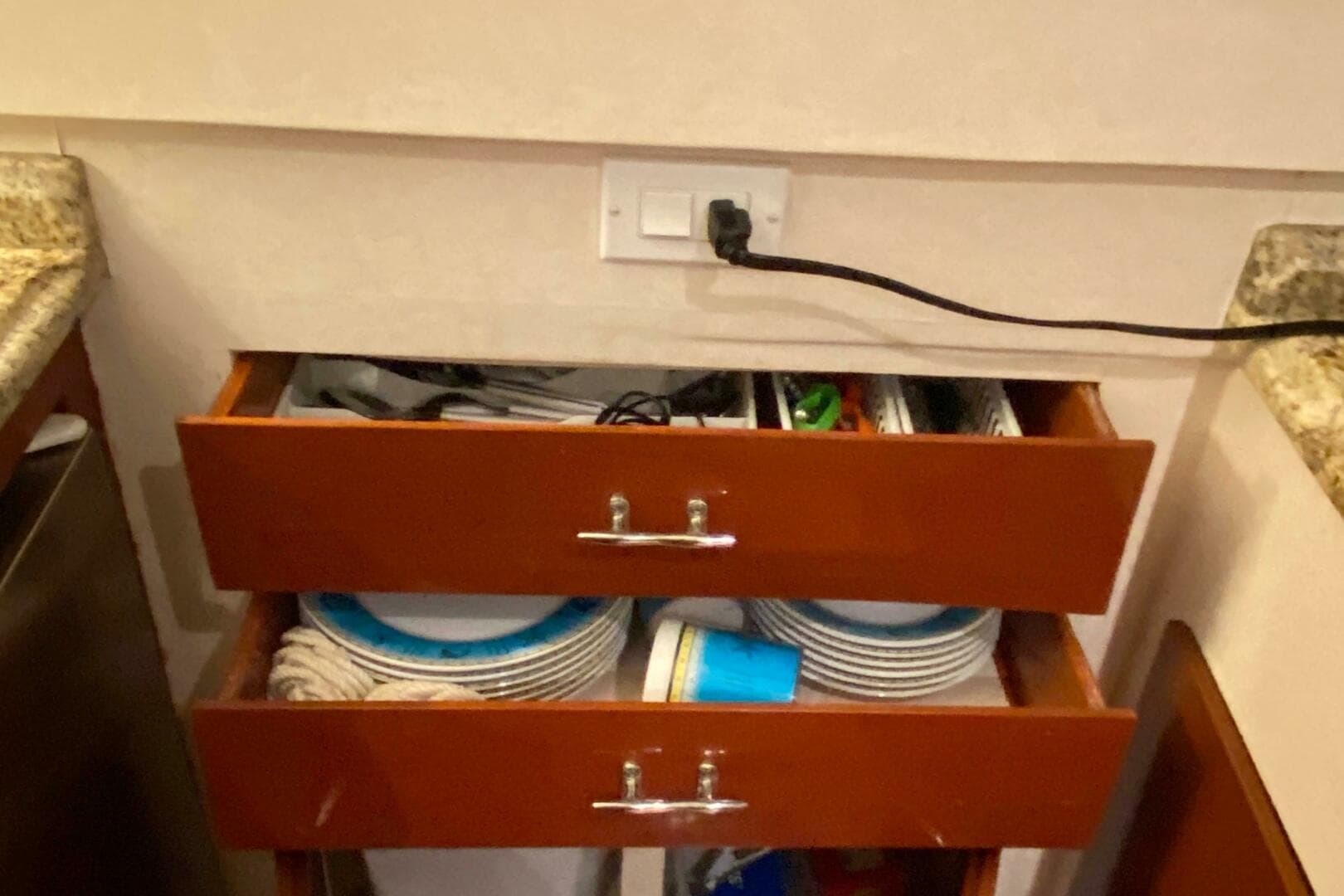 1973 Chris-Craft 47 Commander Flush Deck — photo 73