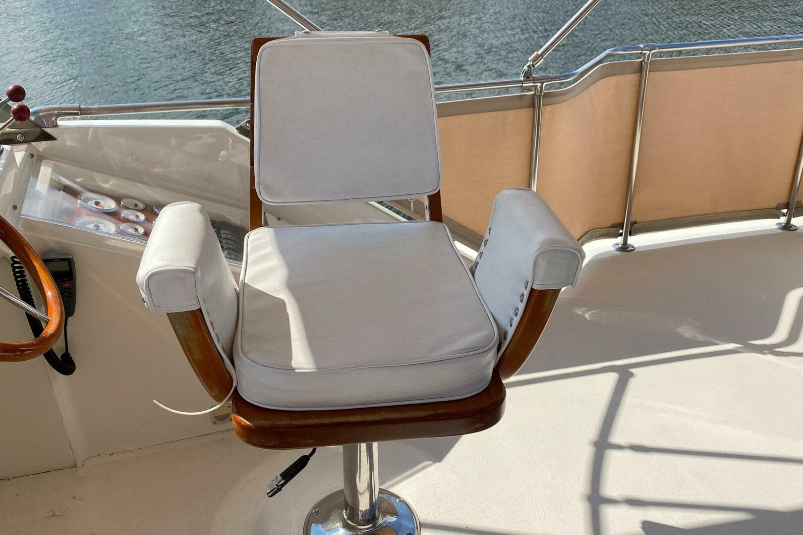 1973 Chris-Craft 47 Commander Flush Deck — photo 201