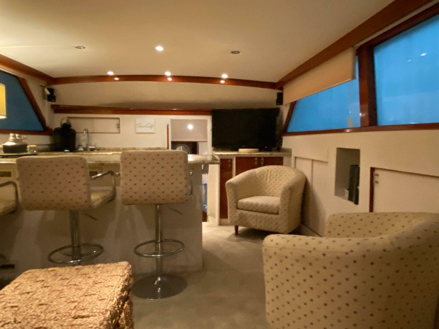 1973 Chris-Craft 47 Commander Flush Deck — photo 9