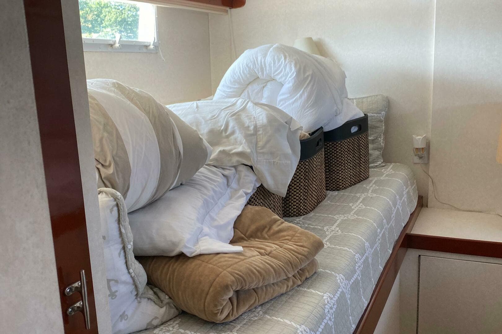 1973 Chris-Craft 47 Commander Flush Deck — photo 215