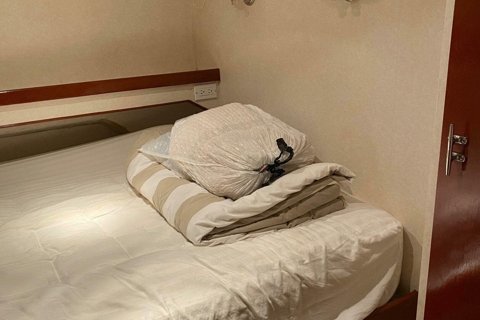 1973 Chris-Craft 47 Commander Flush Deck — photo 79