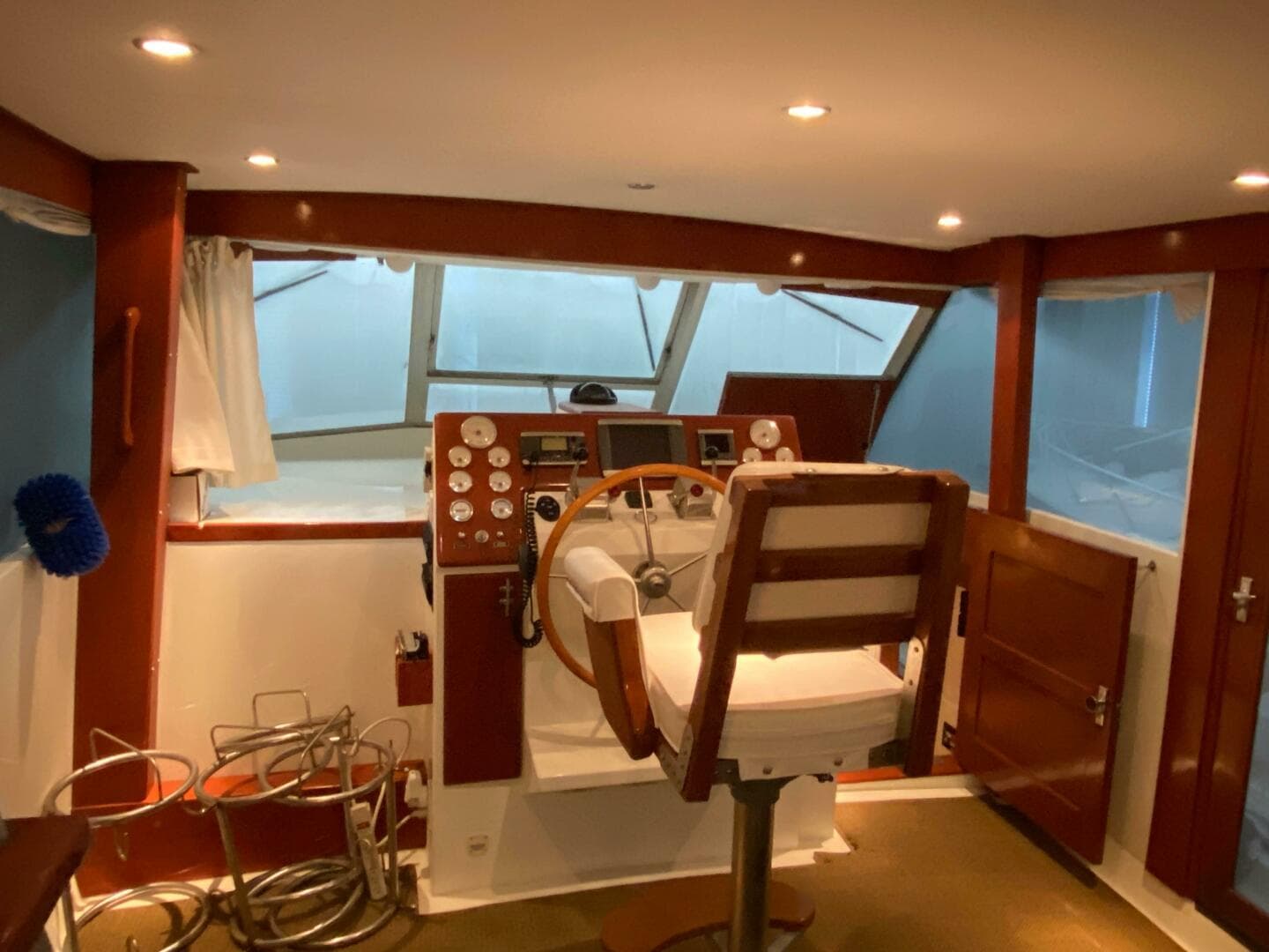 1973 Chris-Craft 47 Commander Flush Deck — photo 22