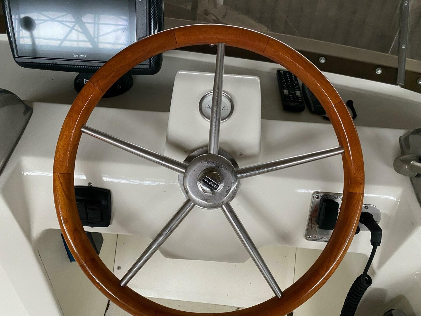 1973 Chris-Craft 47 Commander Flush Deck — photo 36