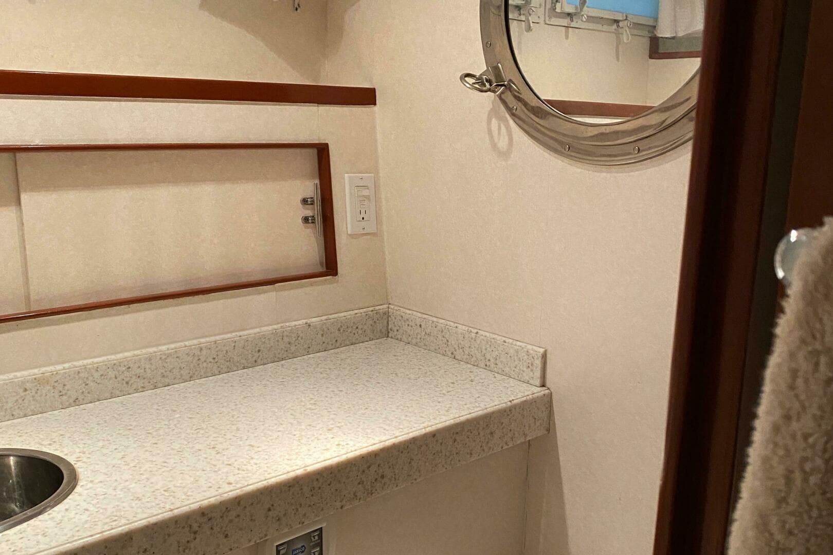 1973 Chris-Craft 47 Commander Flush Deck — photo 82