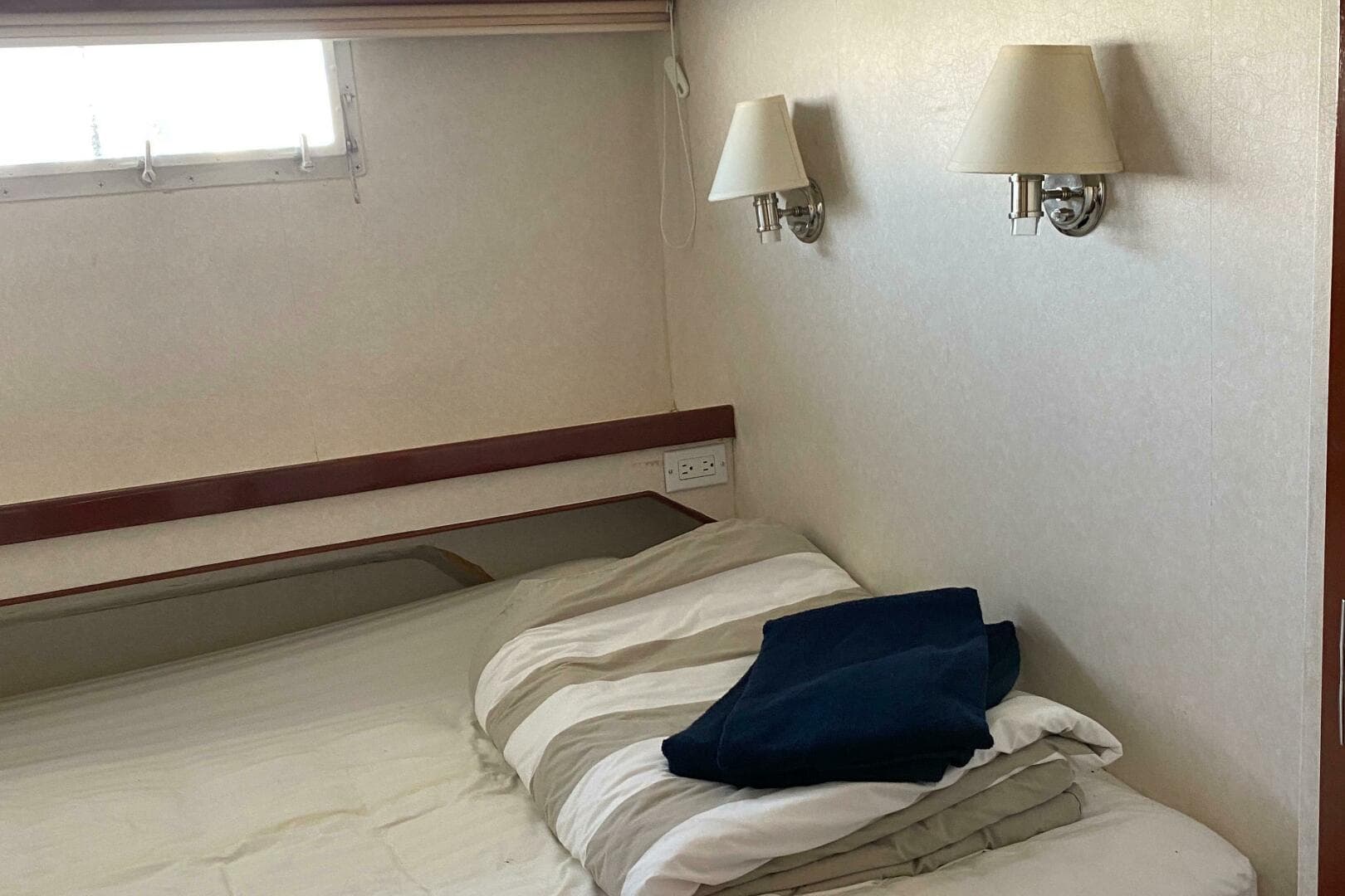 1973 Chris-Craft 47 Commander Flush Deck — photo 211