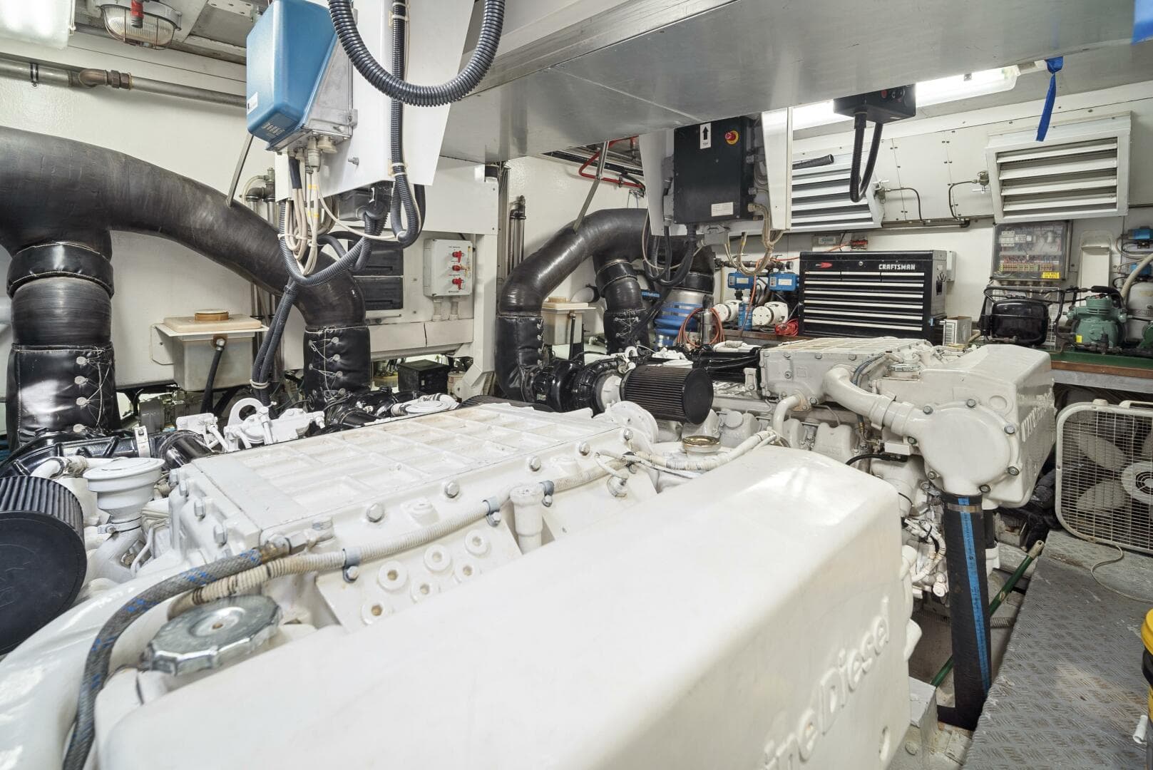 2001 Mangusta 72 — photo 45