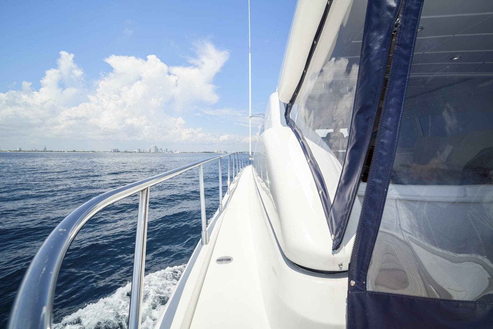 2001 Mangusta 72 — photo 47