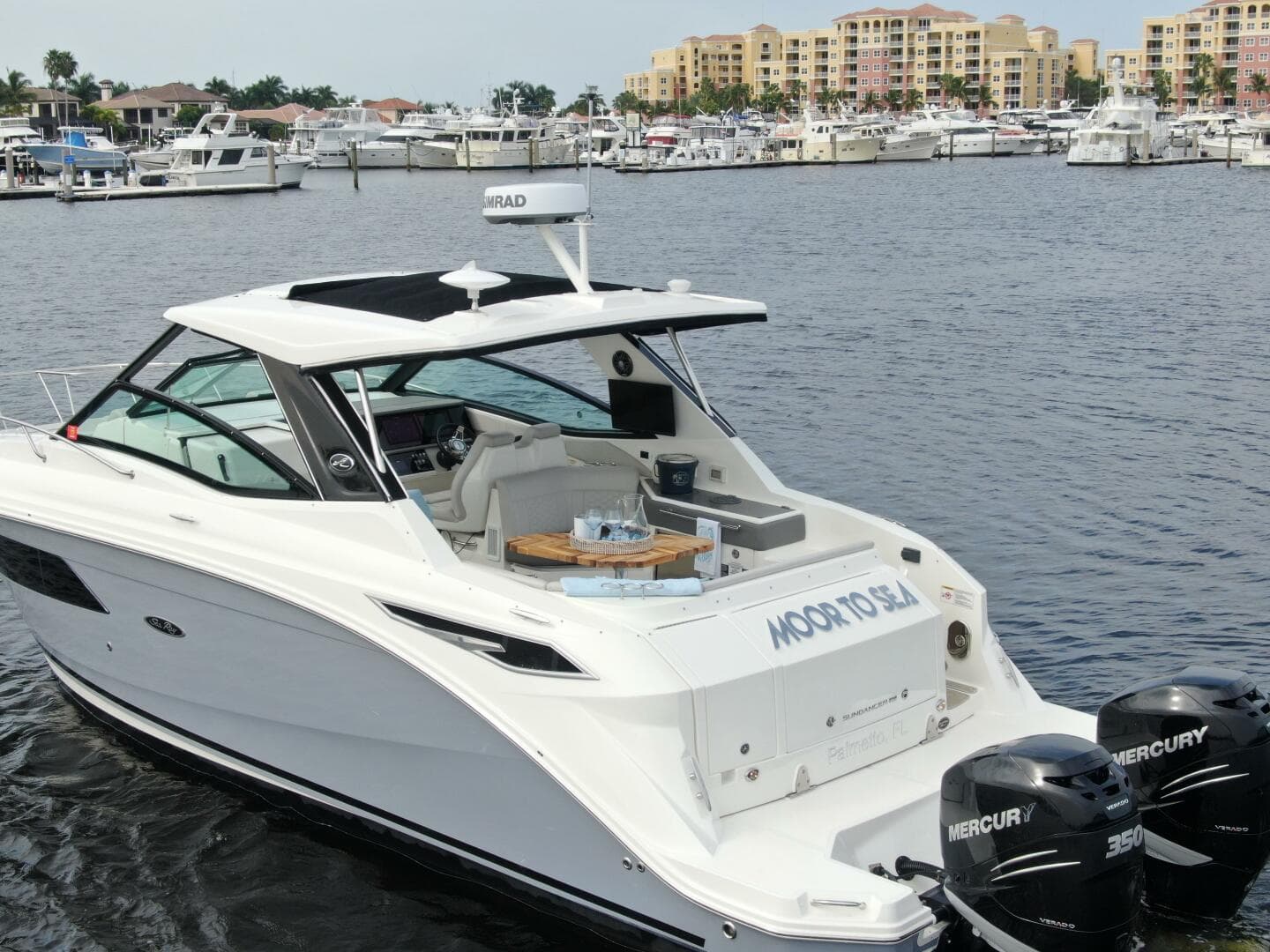 2021 Sea Ray 320 Sundancer — photo 17