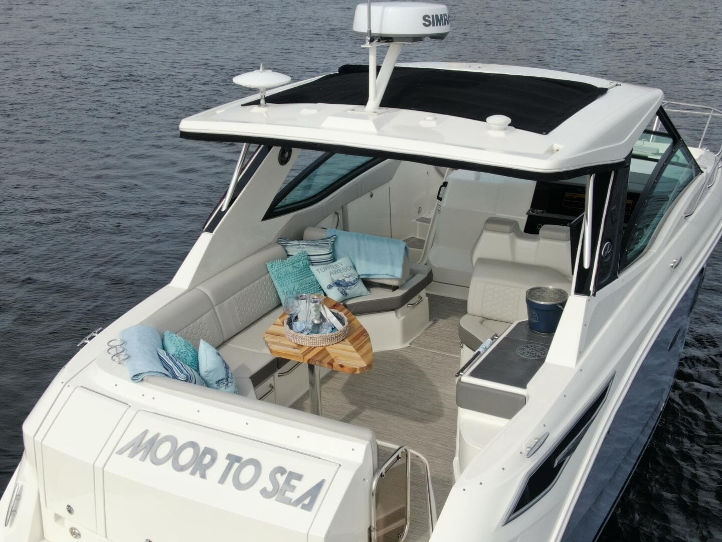 2021 Sea Ray 320 Sundancer — photo 23