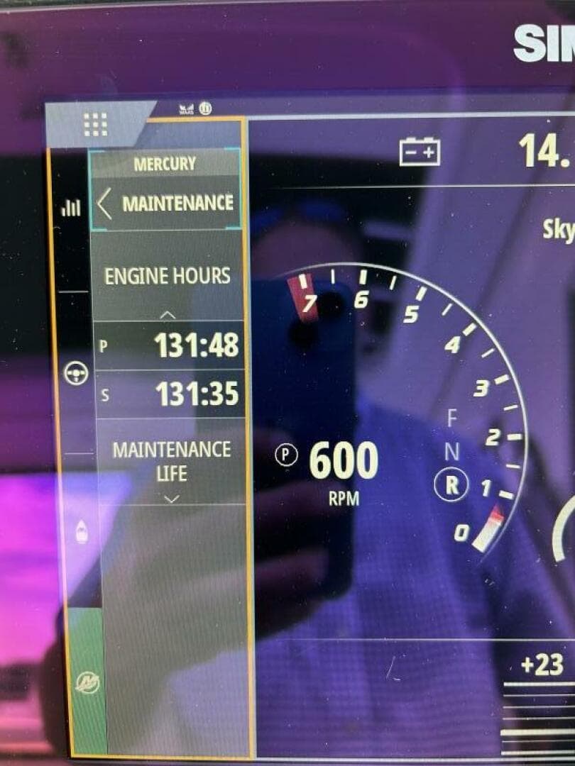 2021 Sea Ray 320 Sundancer — photo 15