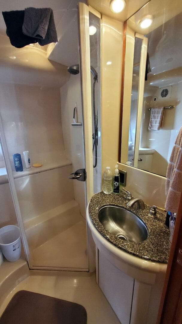 2004 Meridian 408 — photo 20