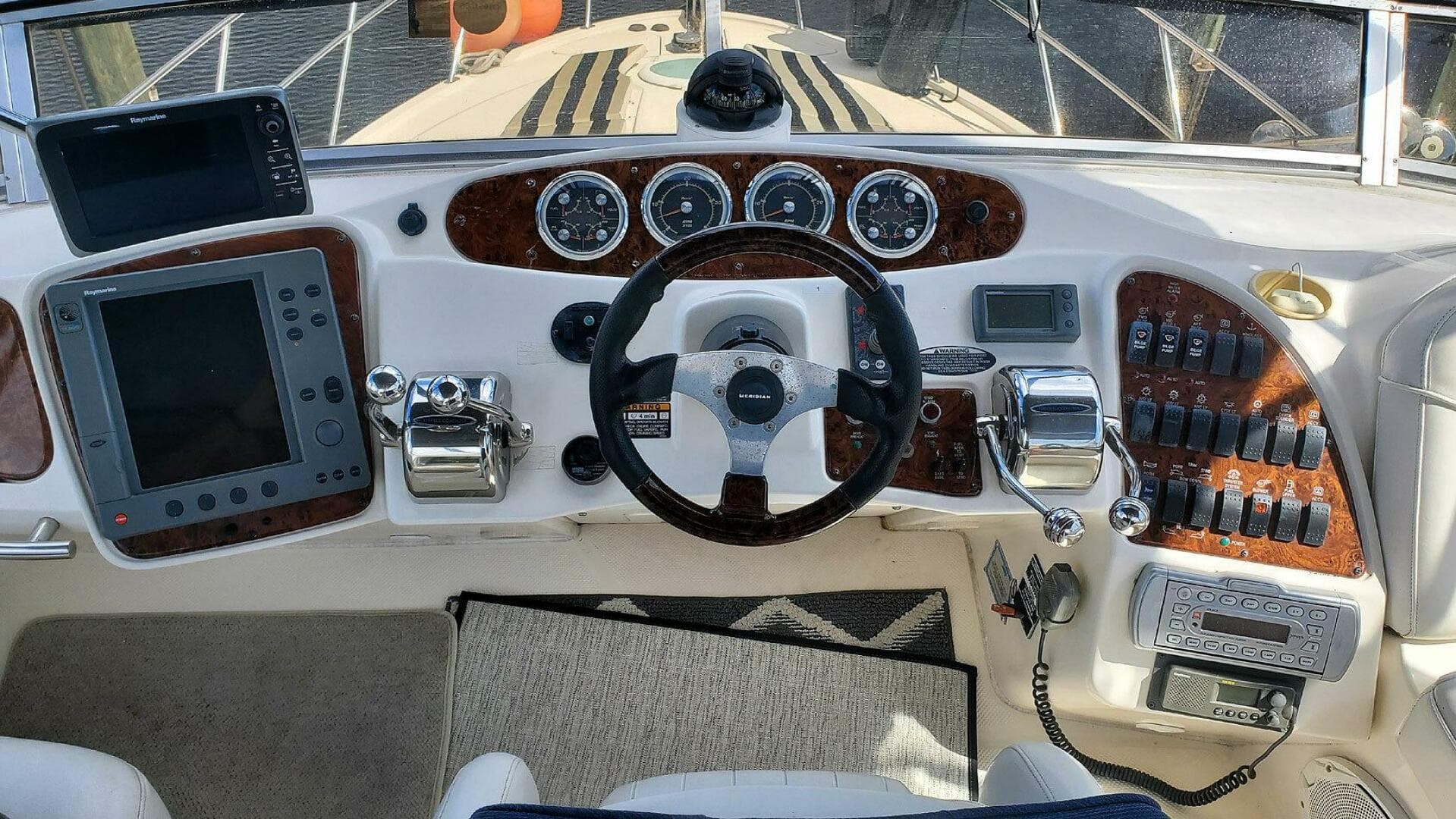 2004 Meridian 408 — photo 33