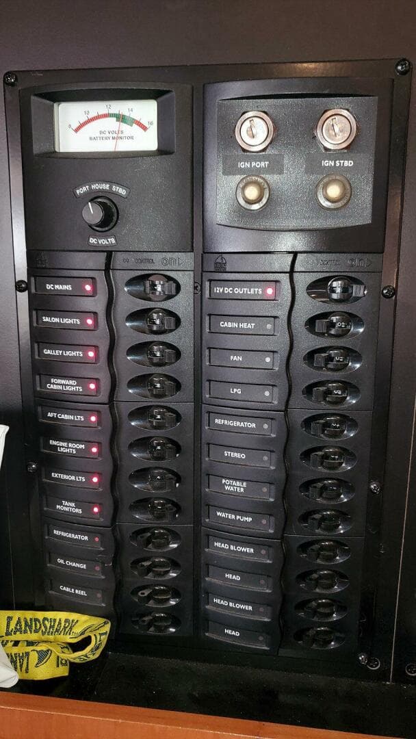 2004 Meridian 408 — photo 54