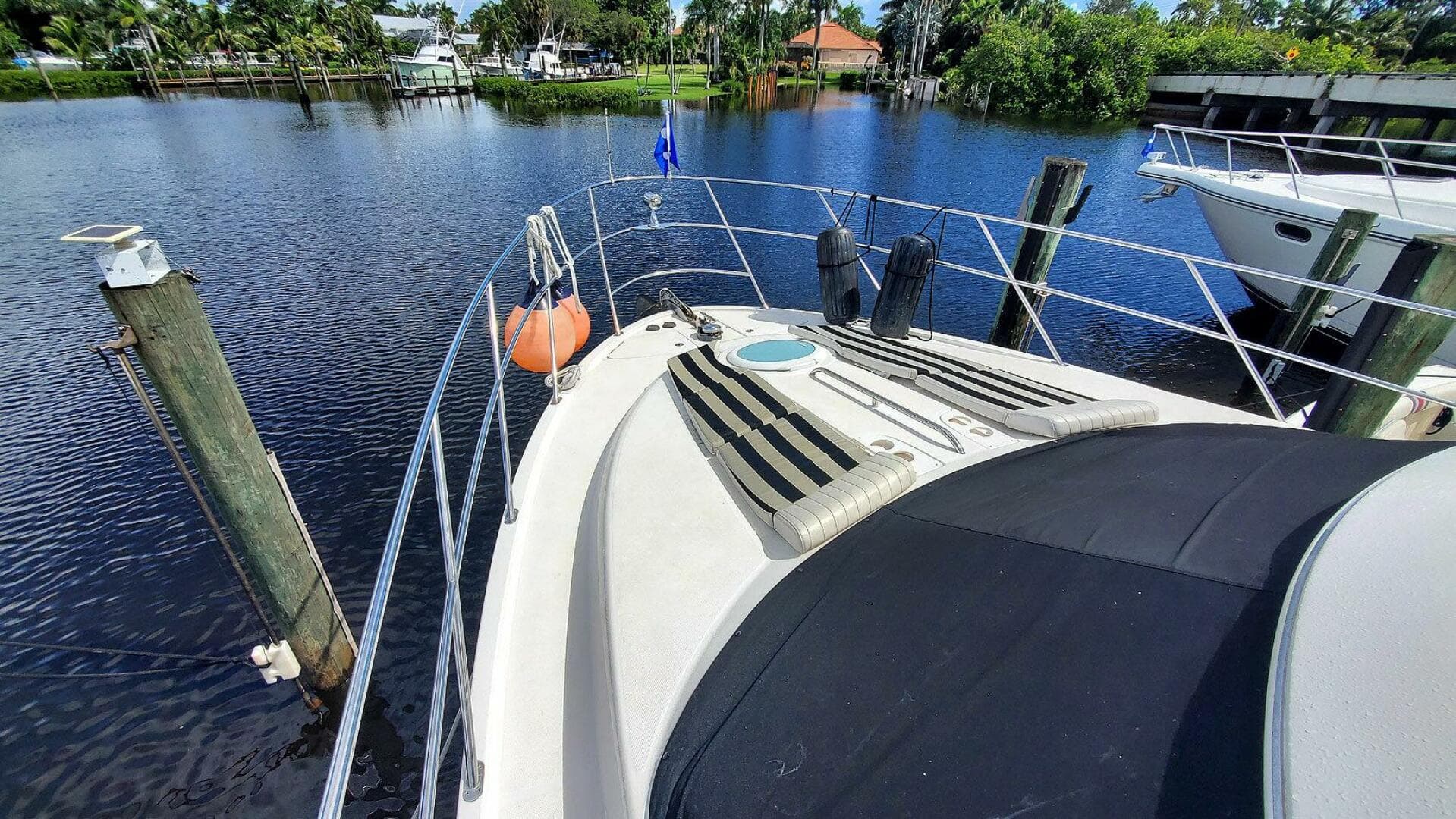 2004 Meridian 408 — photo 63