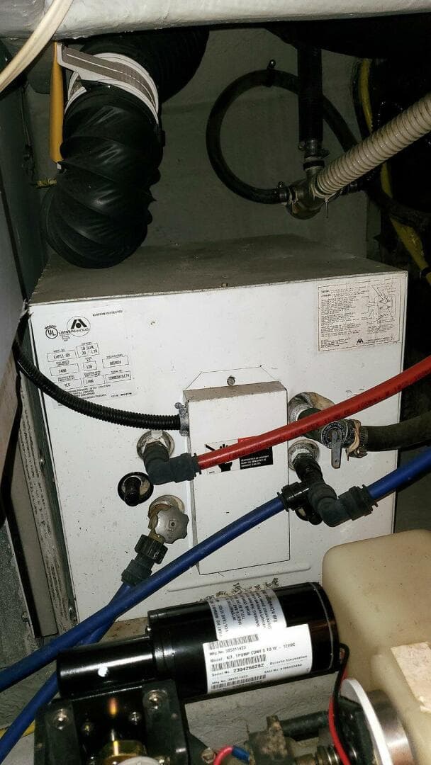 2004 Meridian 408 — photo 45