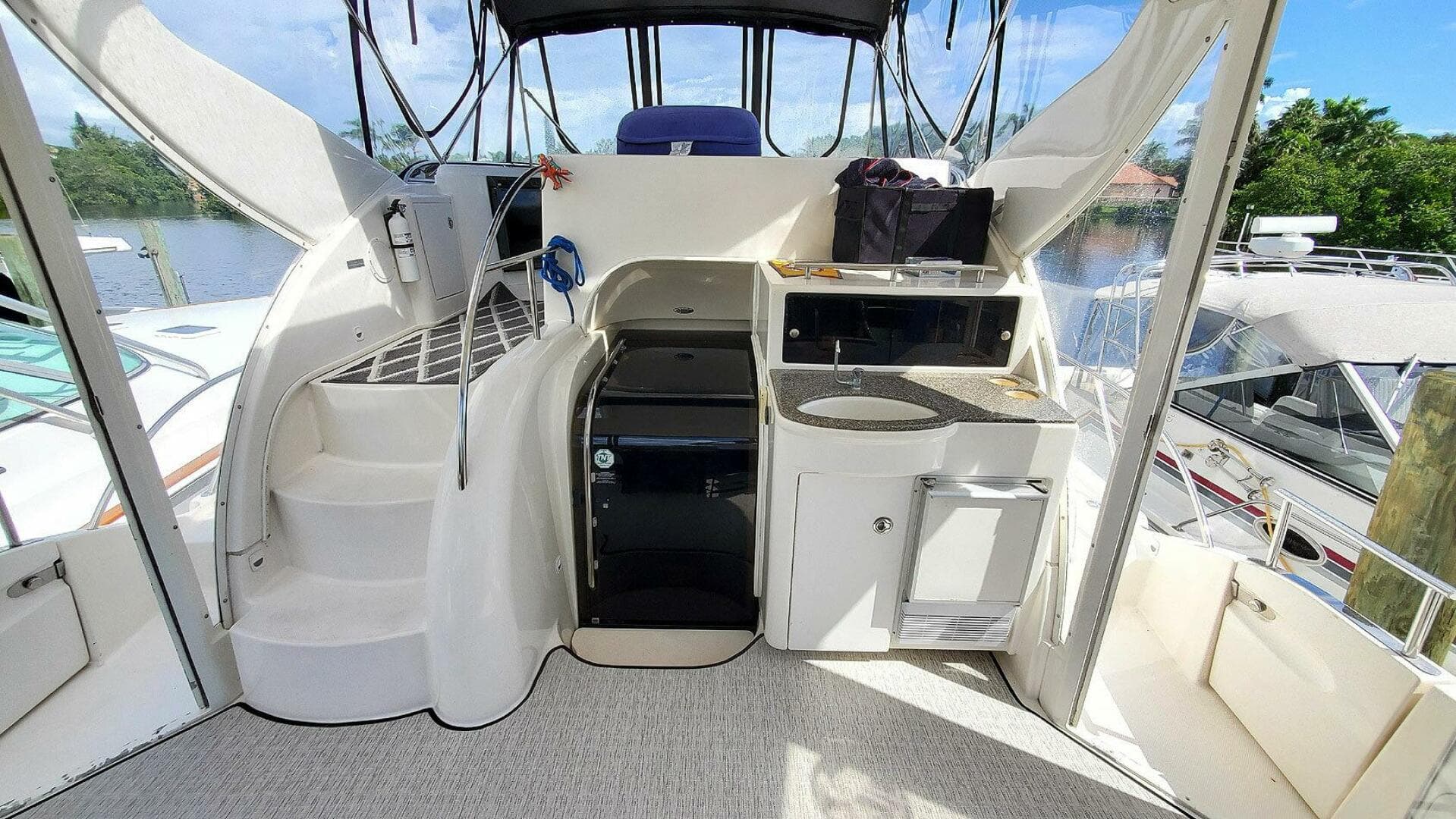 2004 Meridian 408 — photo 5