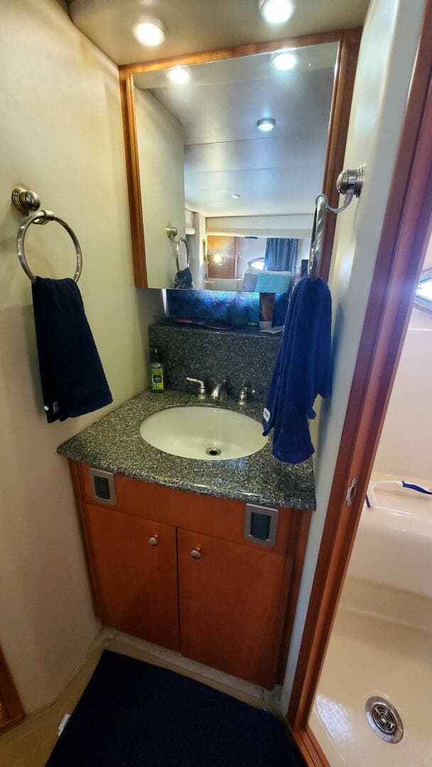 2004 Meridian 408 — photo 30