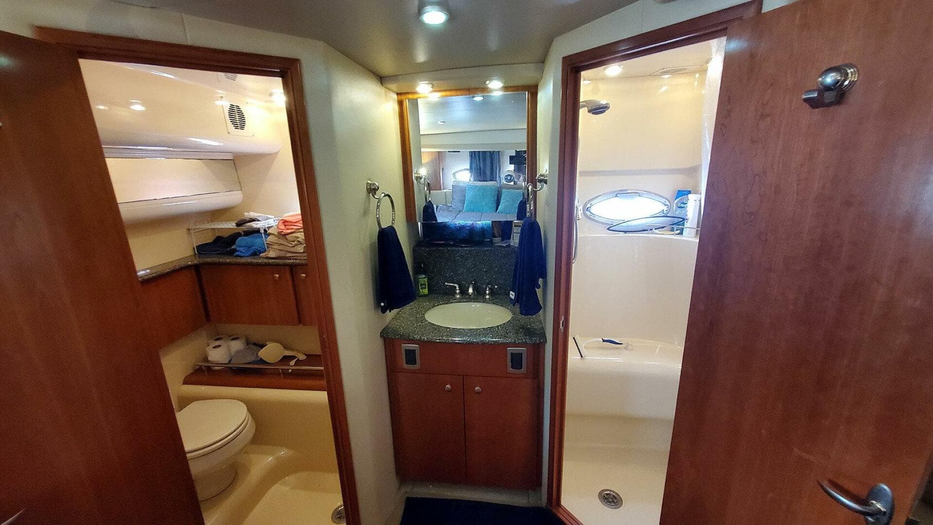 2004 Meridian 408 — photo 27