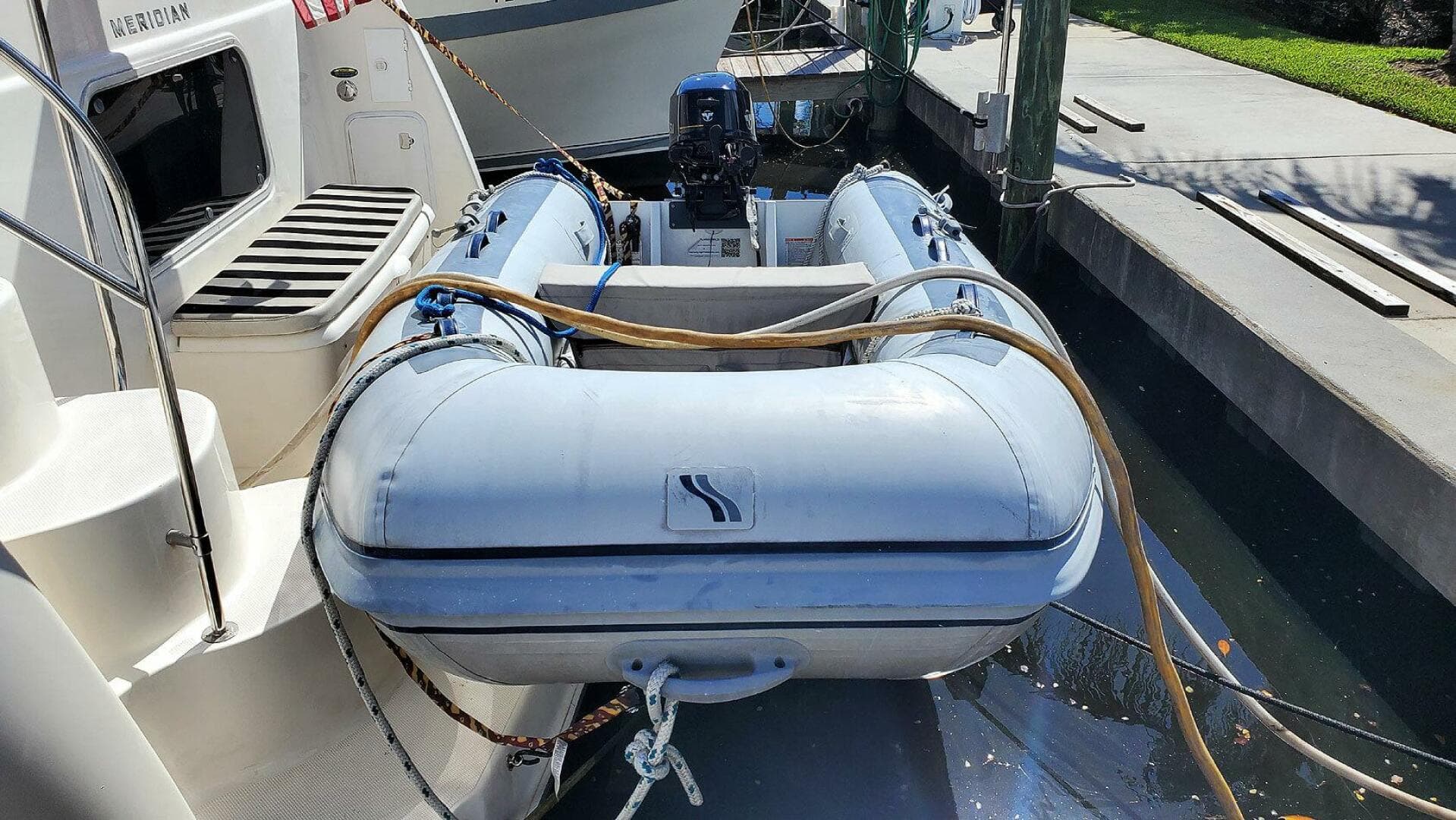 2004 Meridian 408 — photo 57