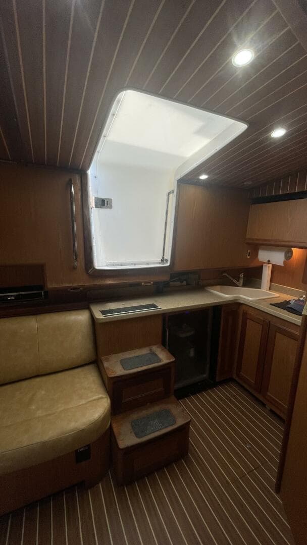 2006 Luhrs 41 Open — photo 3