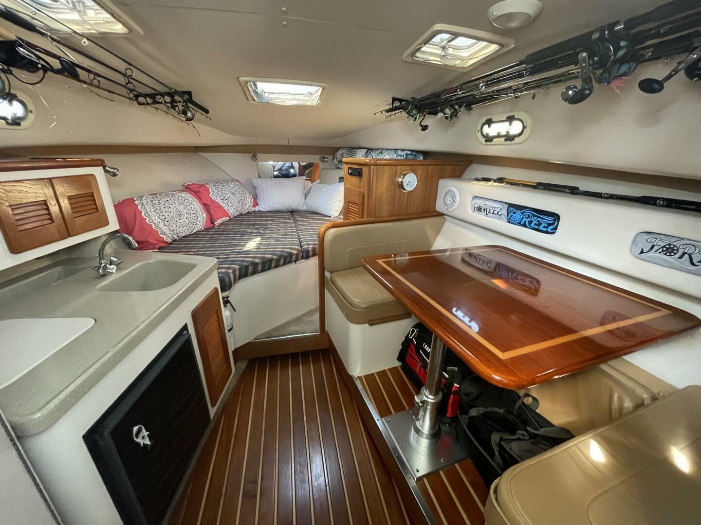 2000 Pursuit 3000 Express — photo 20