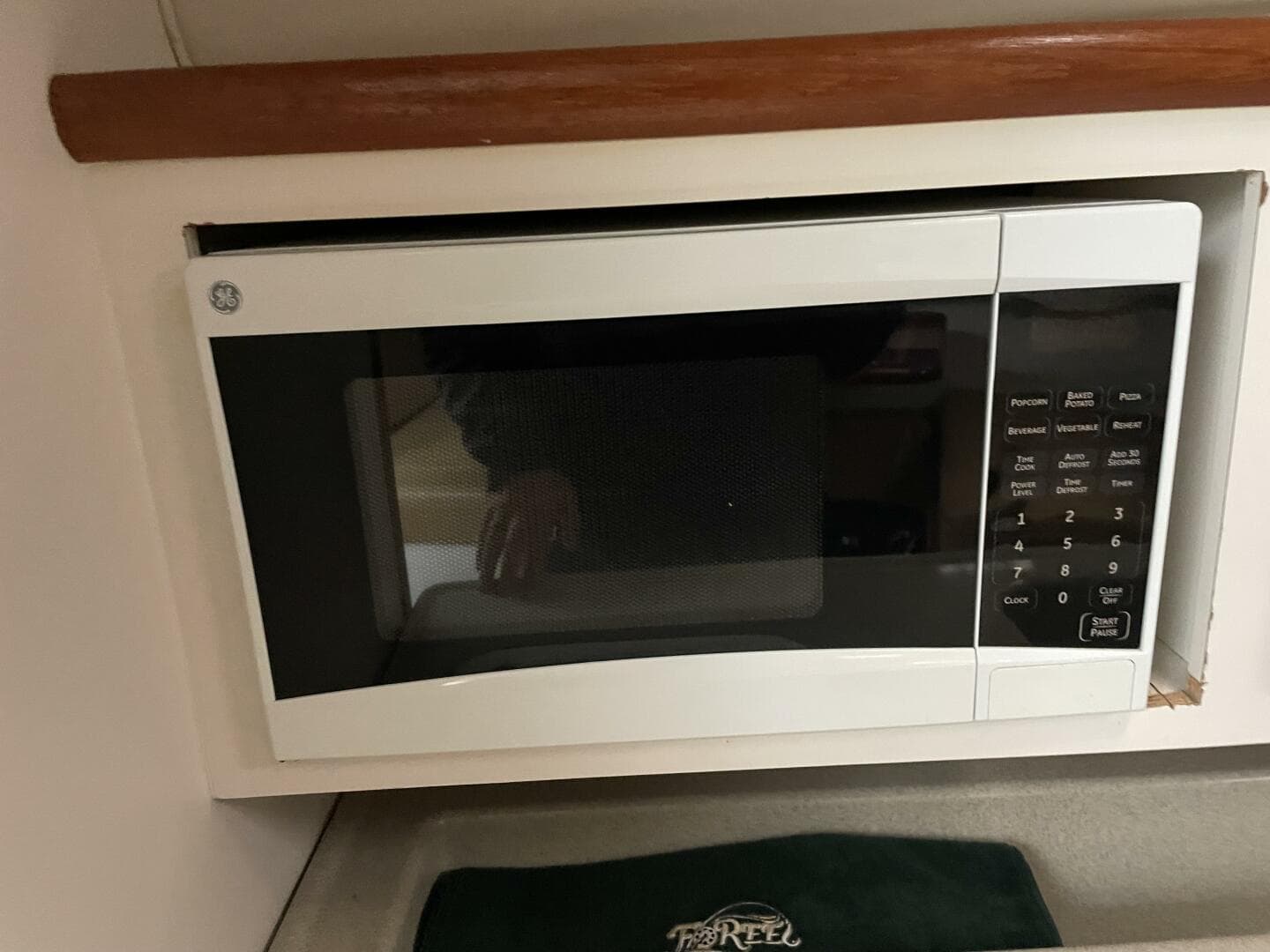 2000 Pursuit 3000 Express — photo 27